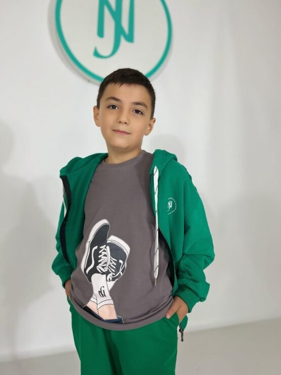 Մոխրագույն շապիկ