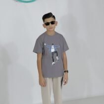 Մոխրագույն շապիկ սքեյթ