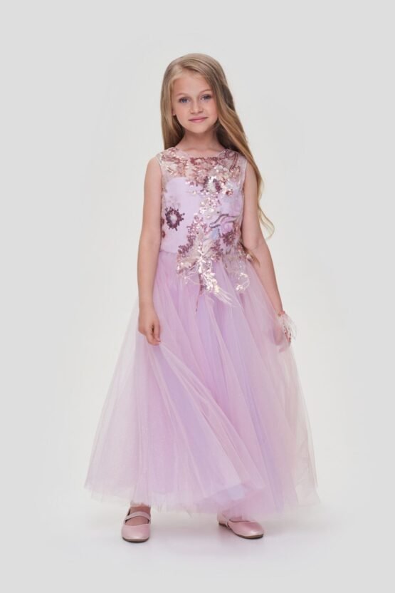 Տոնական զգեստ թևնոցով