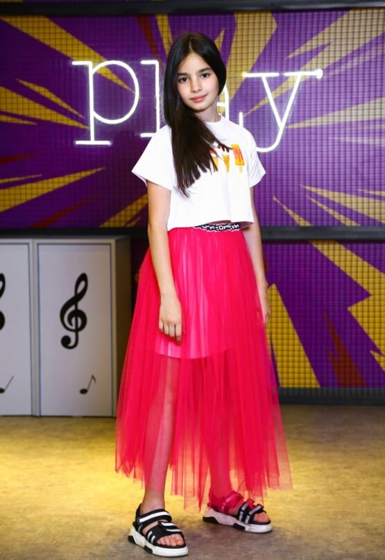 Վարդագույն կիսաշրջազգեստ