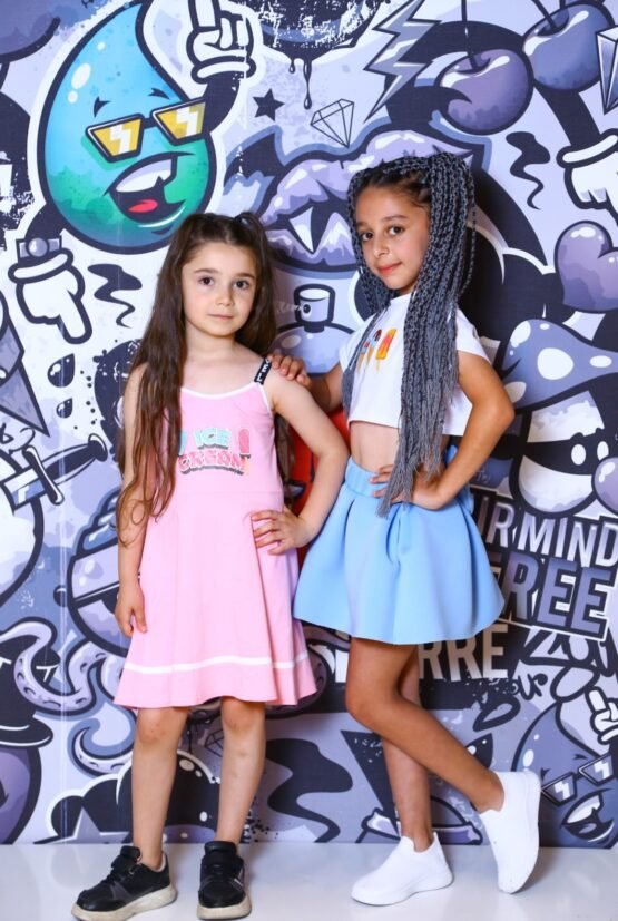 Վարդագույն զգեստ