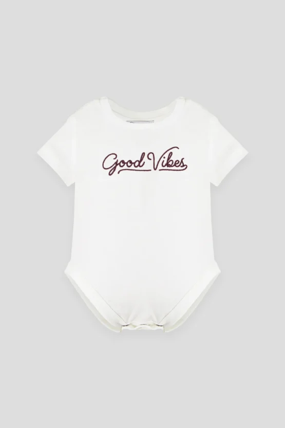 Ասեղնագործությամբ բոդի